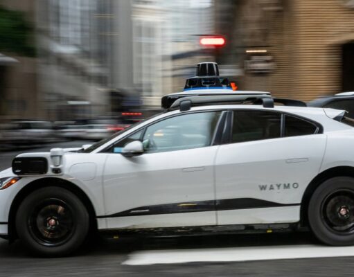 Driverless Waymo seemingly drives straight into oncoming traffic in viral video