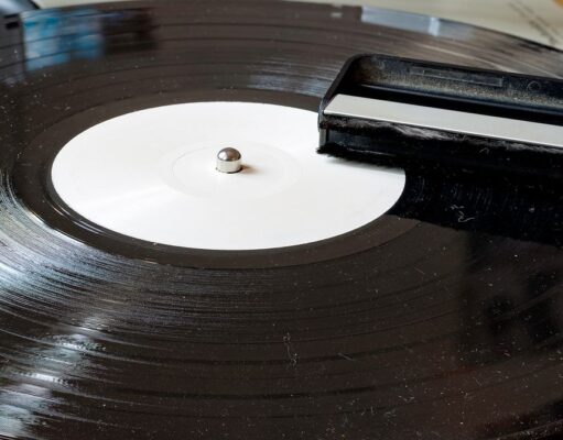 How to Clean Your Vinyl Records (2026): Vacuum, Ultrasonic, Solution, Brush